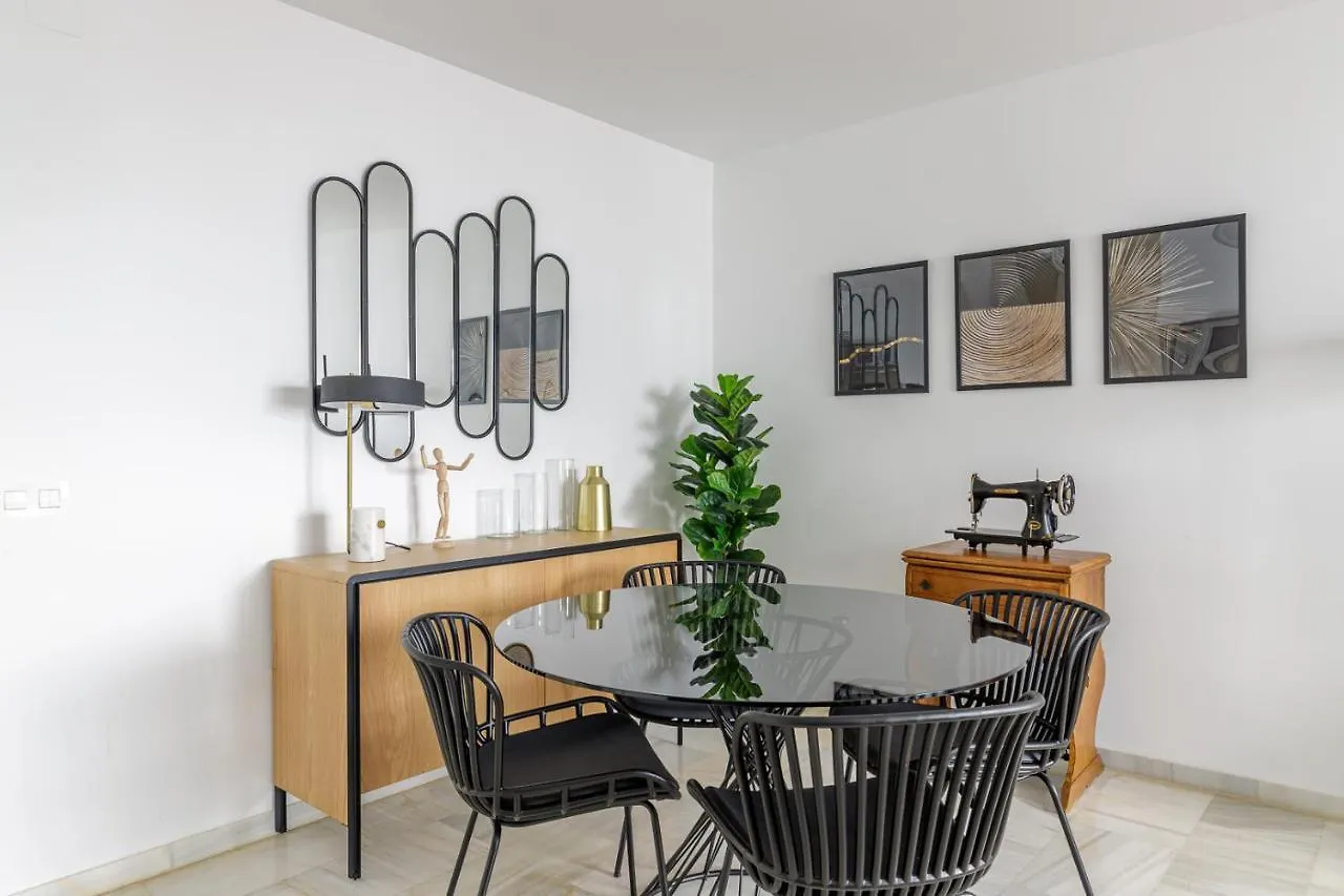 Caleta Homes - Apartamentos Pompidou Malaga 0*,  Spain