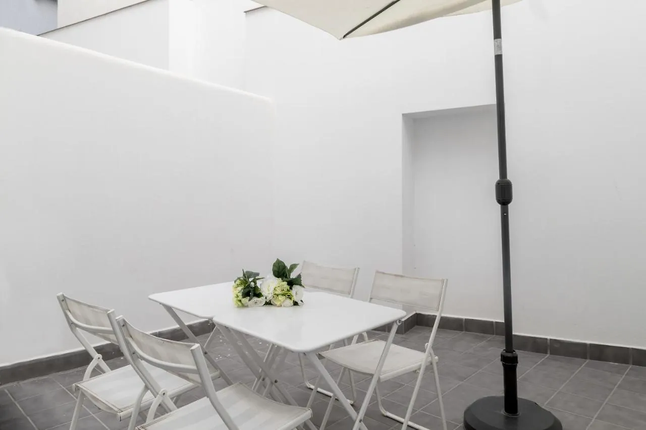 Caleta Homes - Apartamentos Pompidou Malaga Apartment